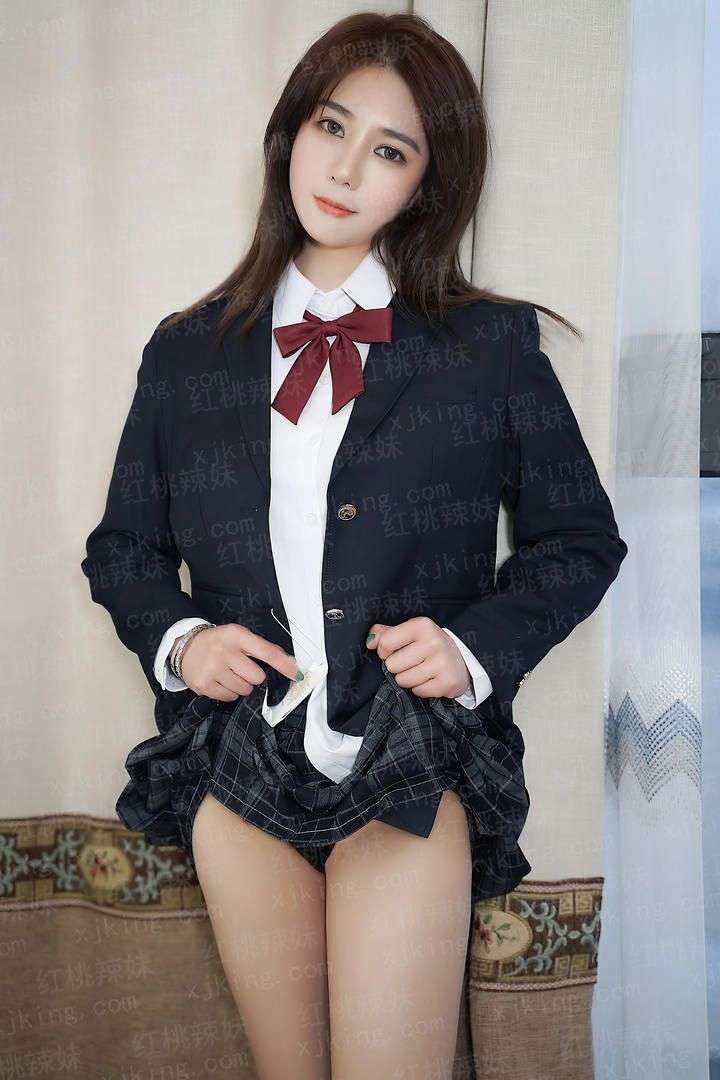 女孩为了踢足球，女扮男装混入了男子足球队#足球尤物