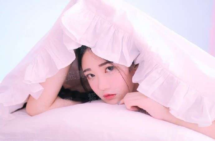 娱乐大亨的秘宠：甜心小呆妻