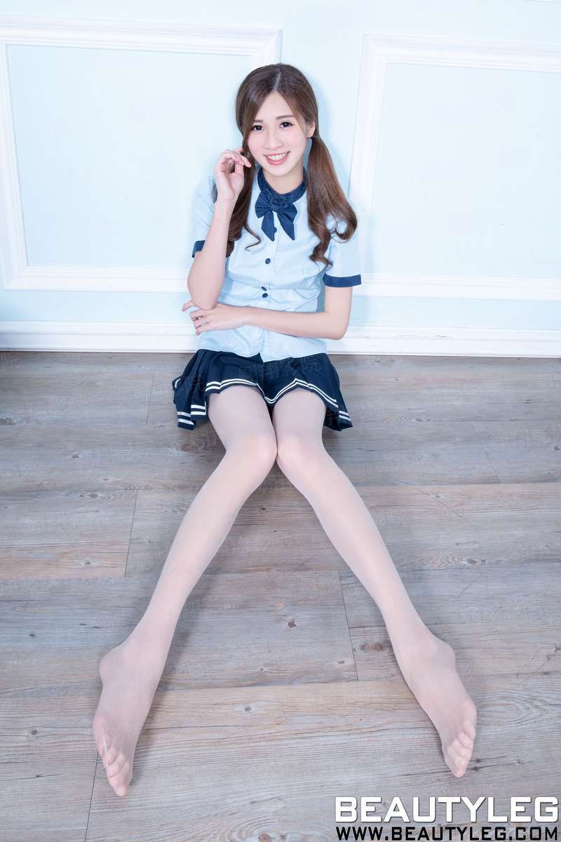 嘿，小姐亲一下