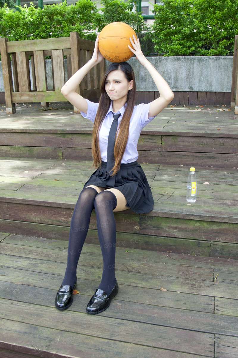 宠妻狂魔，呆萌天后求亲亲