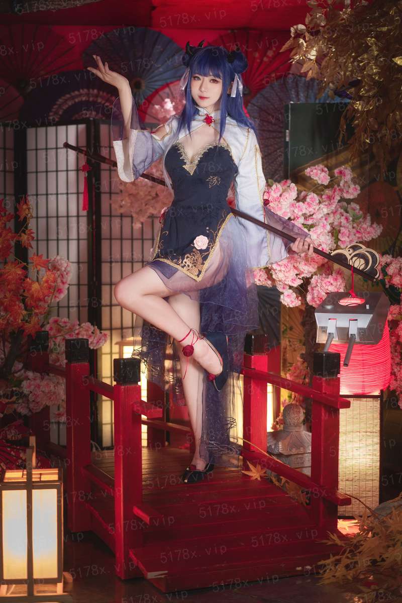 快穿之第一女配逆袭记