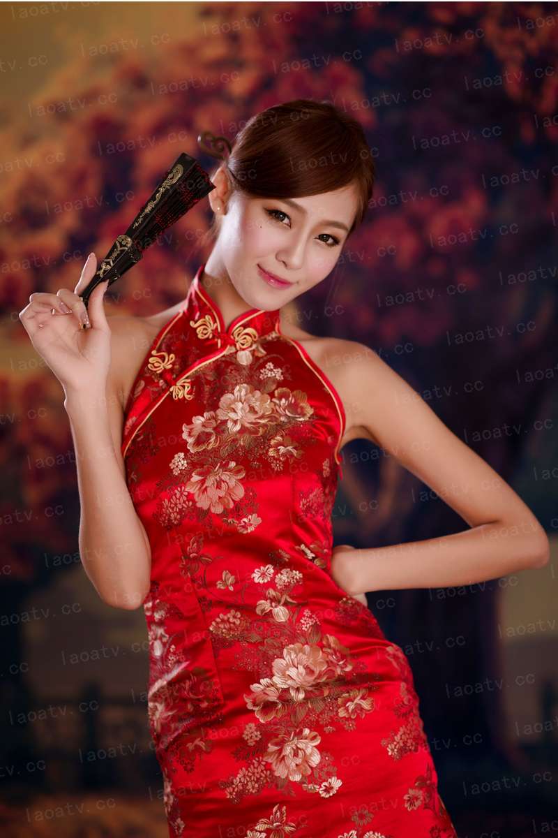 [综]女装亚梦，在线变身