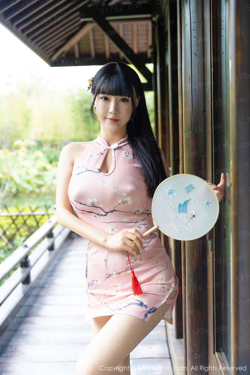 妃诚勿扰：王爷，你笑了