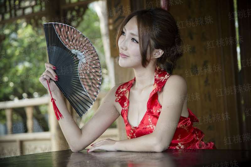 天降妖妃：王爷，暖个床