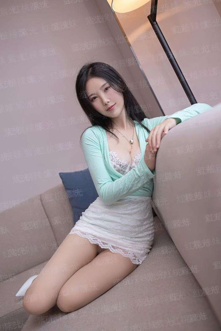 强吻不良痞校花