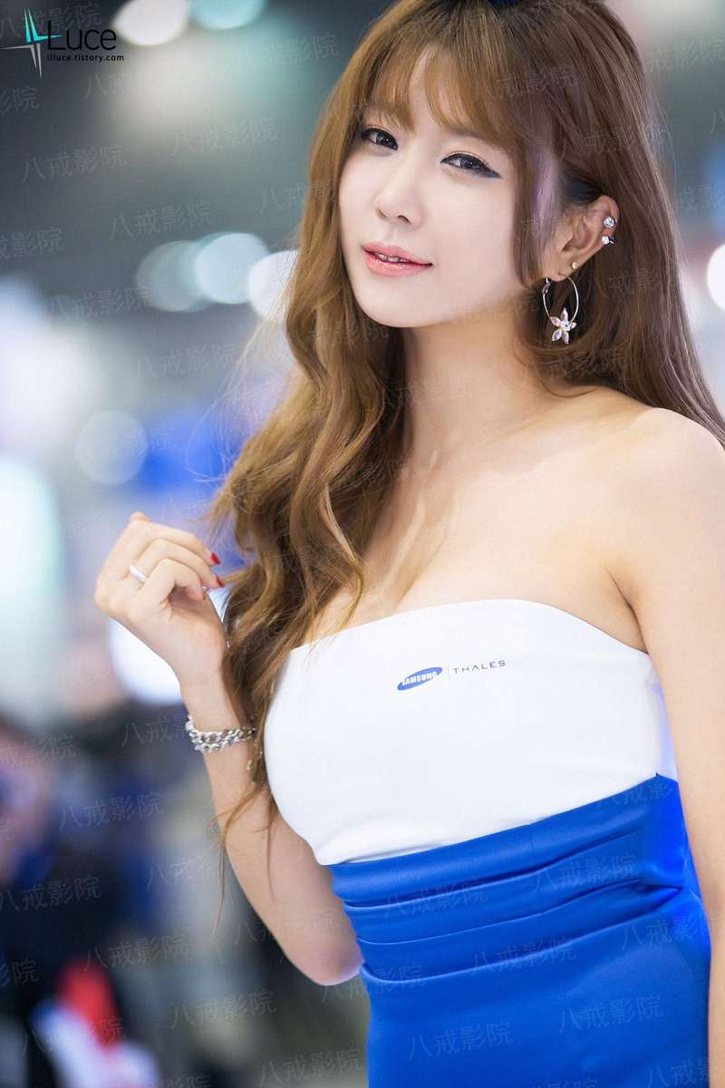 美女，还请自重