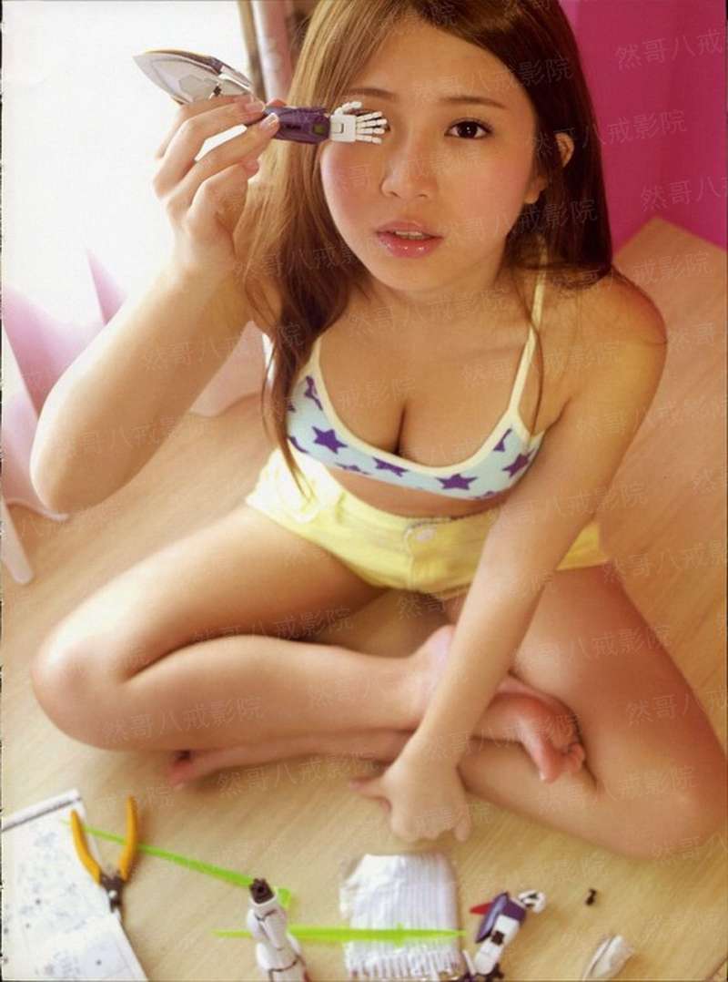 过马路时请牵着我