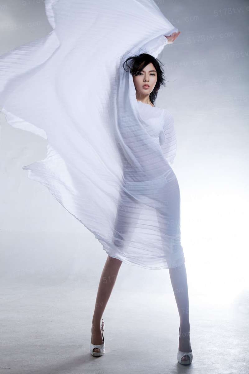 妈妈为了永远留住女儿喂女儿吃药，终于反抗来了！#逃跑