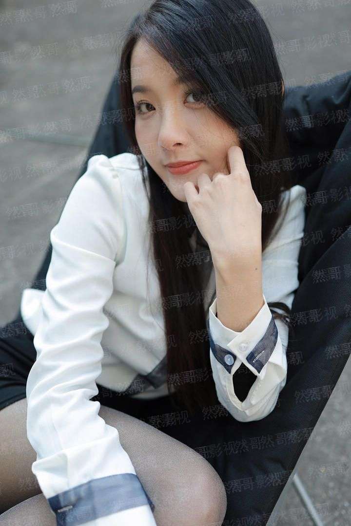 漂亮妺妺