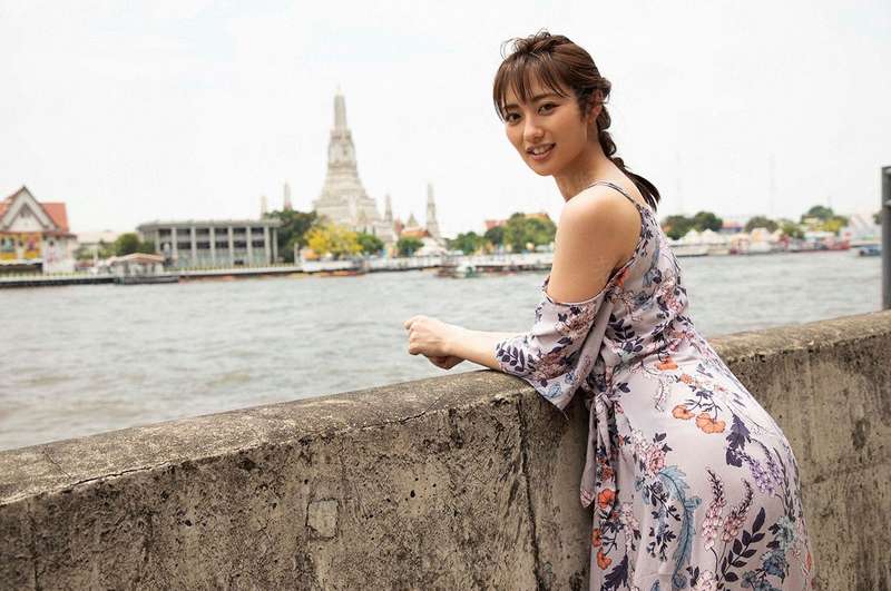 不存在于现实的少女