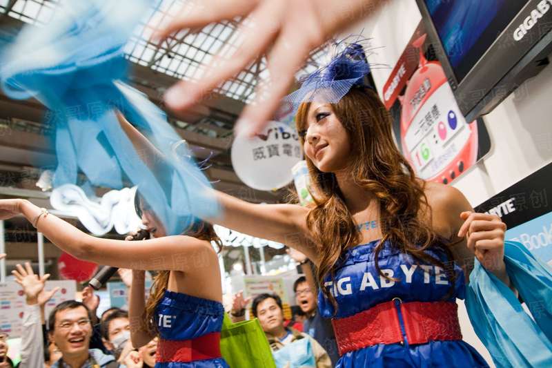 逆女休夫