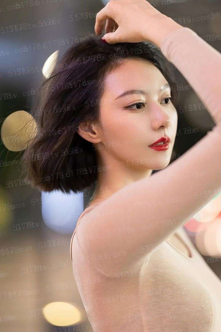 美女警花爱上我