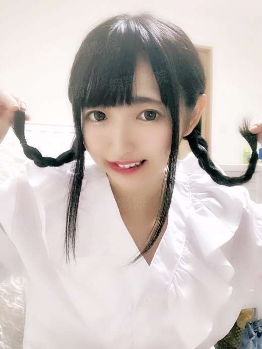 岑岑青萝