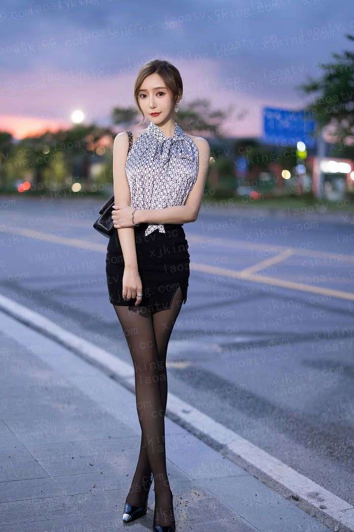 淋雨潇潇下