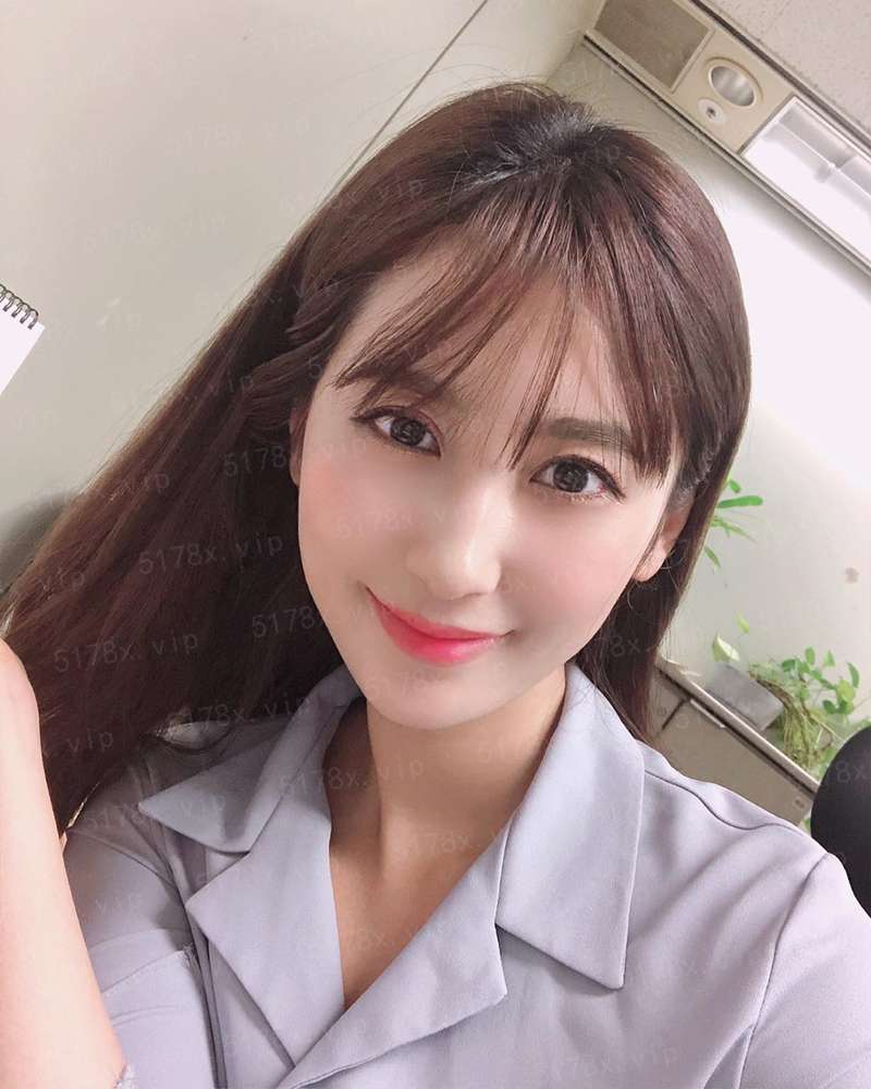 顾杨轻语