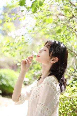 娇妻18岁：老公，轻一点