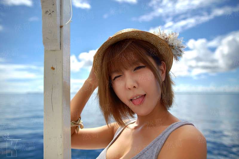 蔚蓝成空