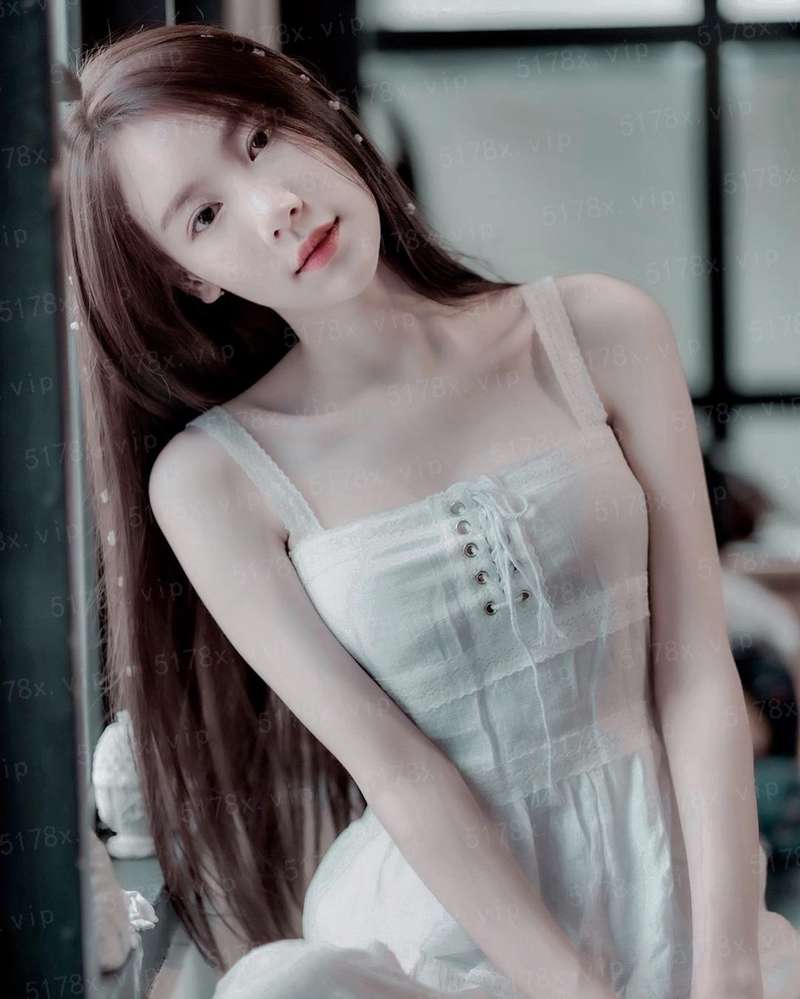两生花已落，问君归不归