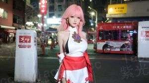 萧瑟芳菲