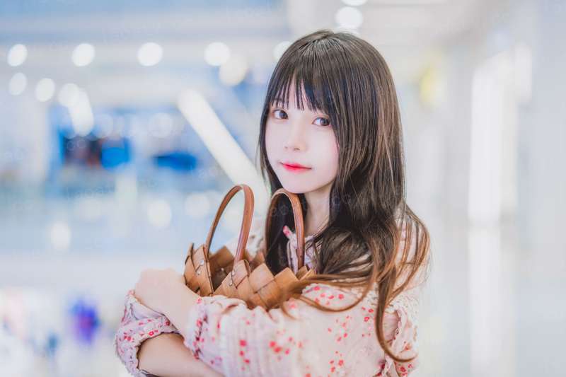 卿本佳人，奈何为妖