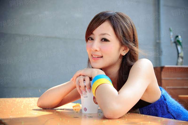 囚女萦心