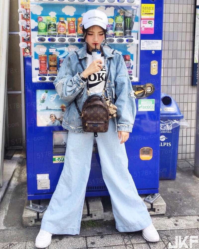 凤凰涅磐笑行天下