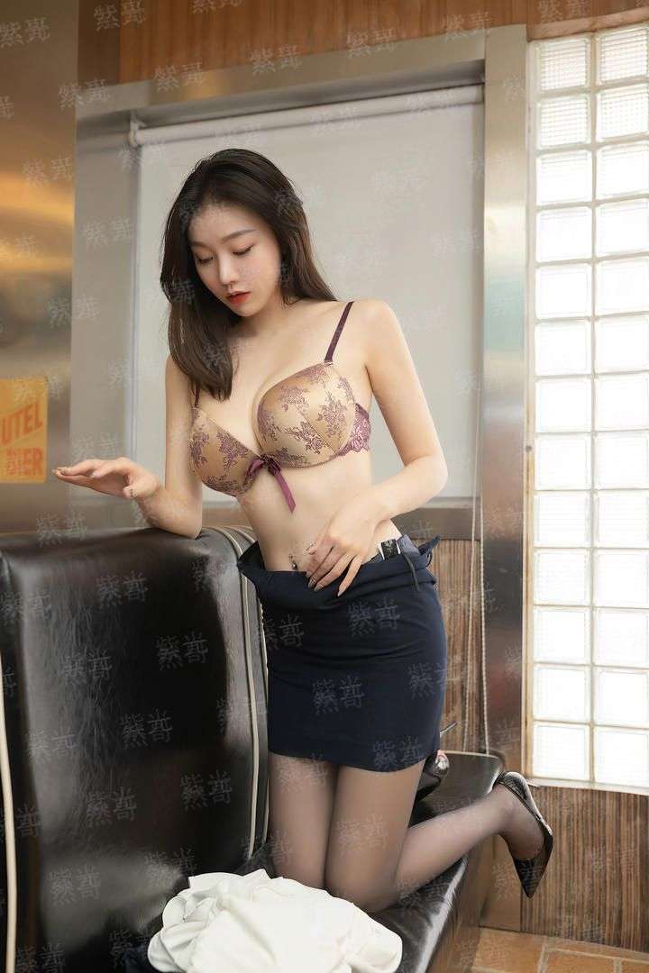 三更半夜操小妞