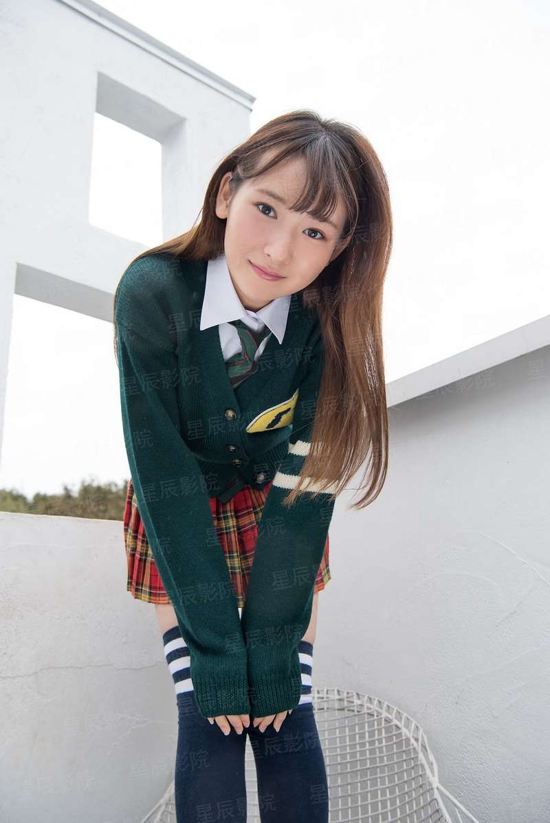 她若芙蓉