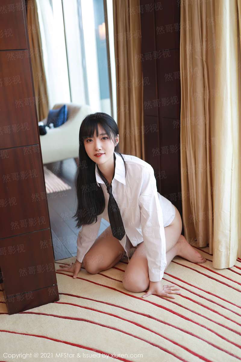 轻浅盛夏：不见光年