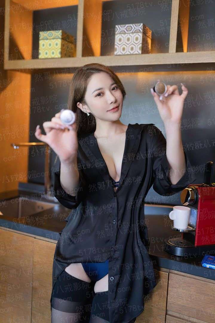 兄台，可否借件衣服