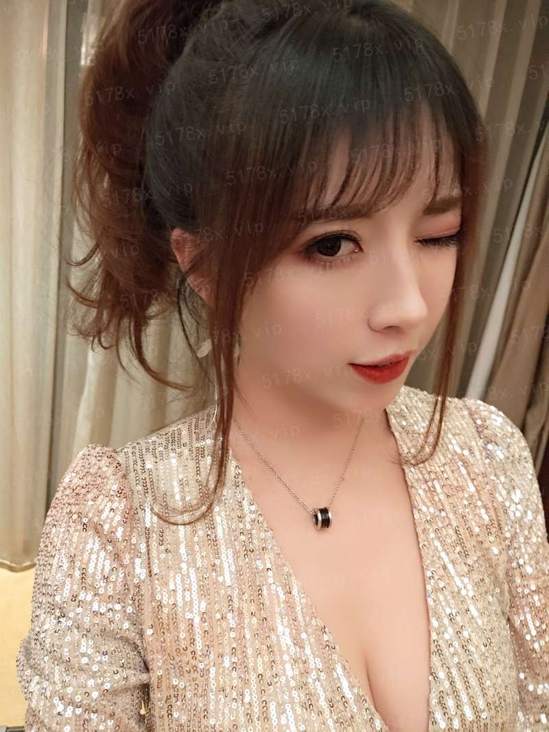 美女的贴身武医
