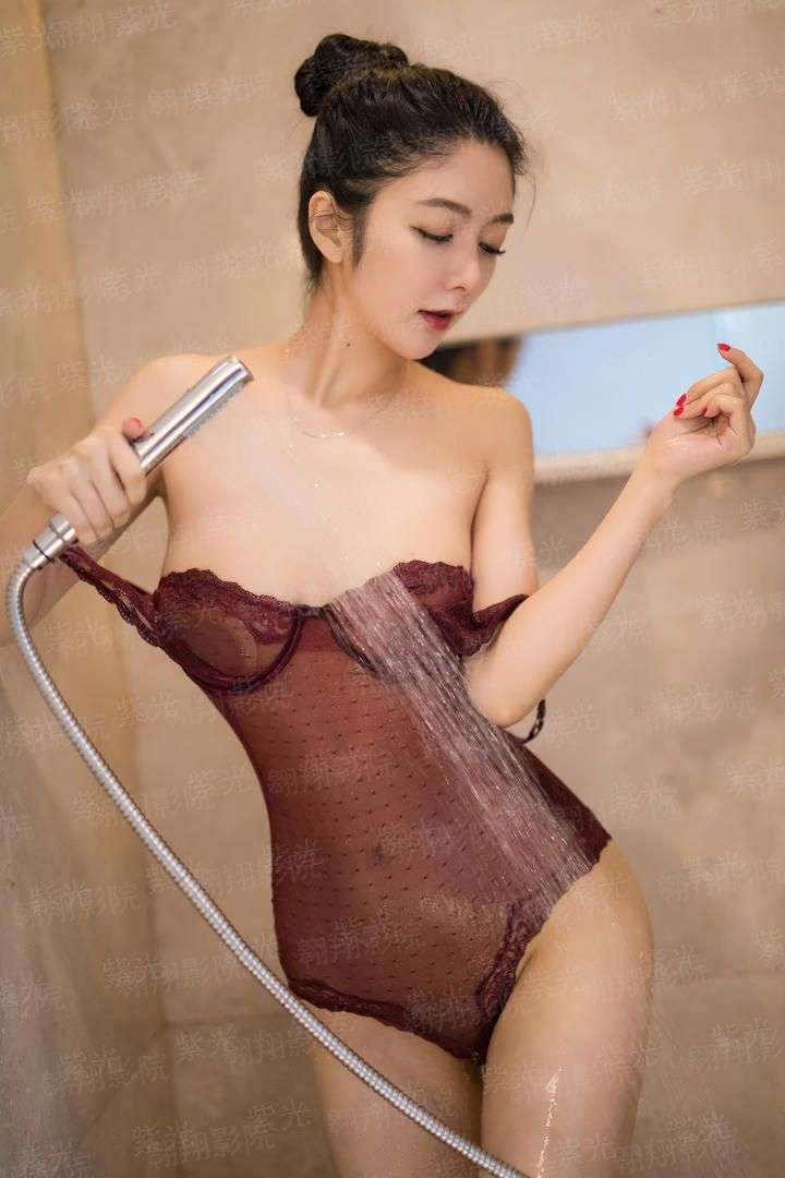 吻胸电影