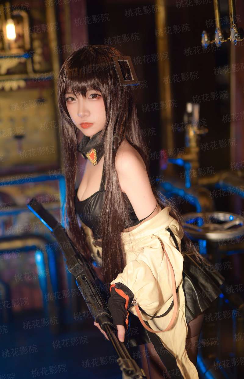 抽象画中的越南少女