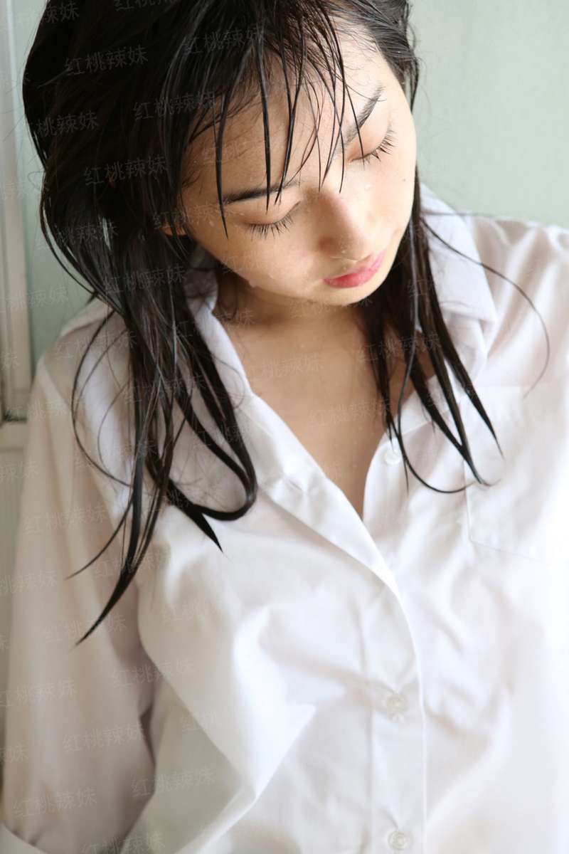 赤裸