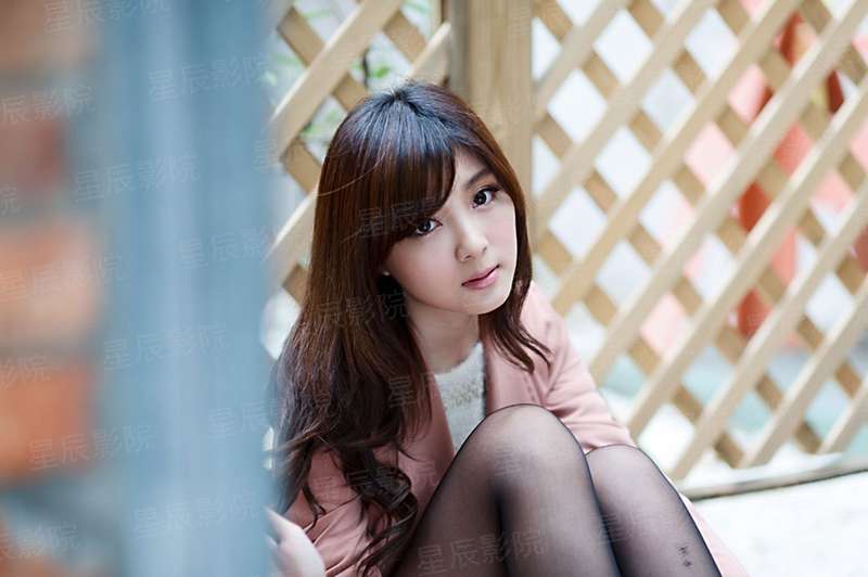 绝世轻狂：冰山美男妖孽妃