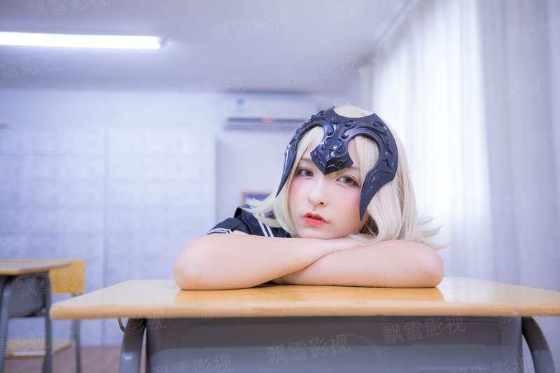 校里校外