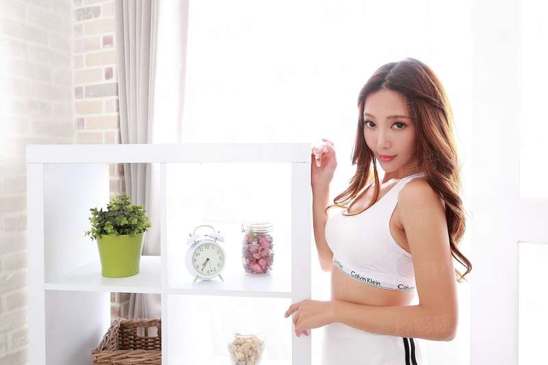 女扮男装之萧萧暮雨子规啼