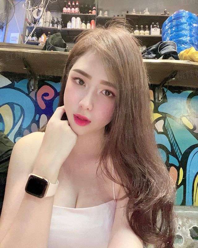 恨君不似江楼月