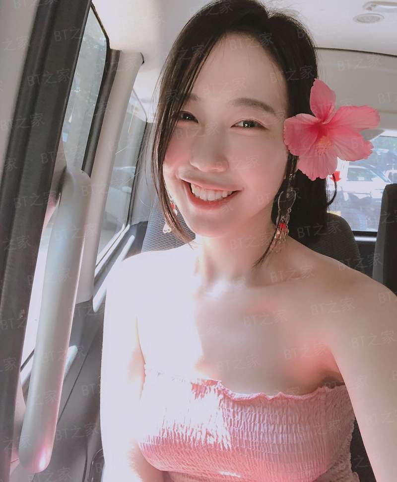 彼岸花下