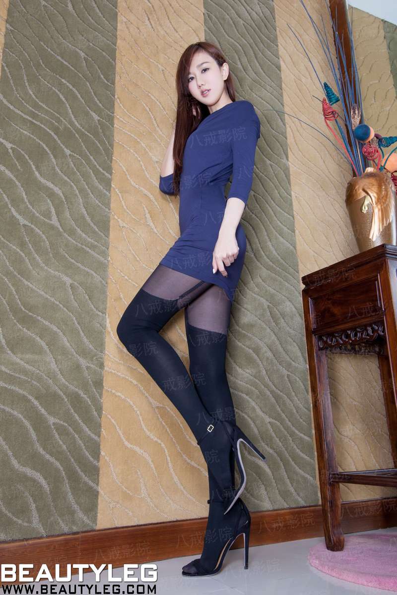 最怕老婆的国君：贪玩小小妃
