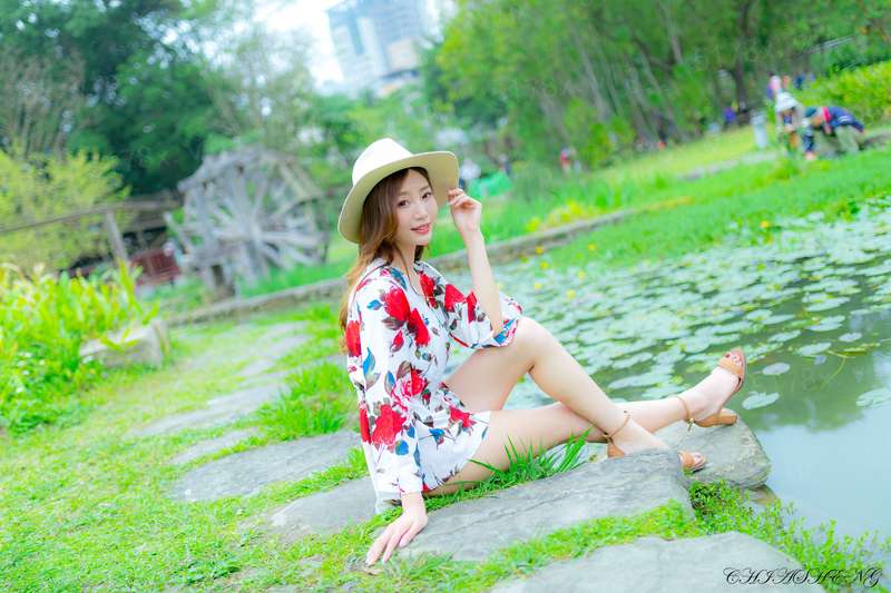 喂，放开那姑娘
