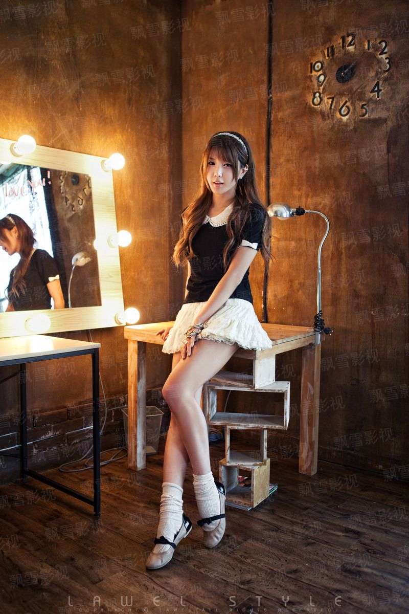 小白咬他