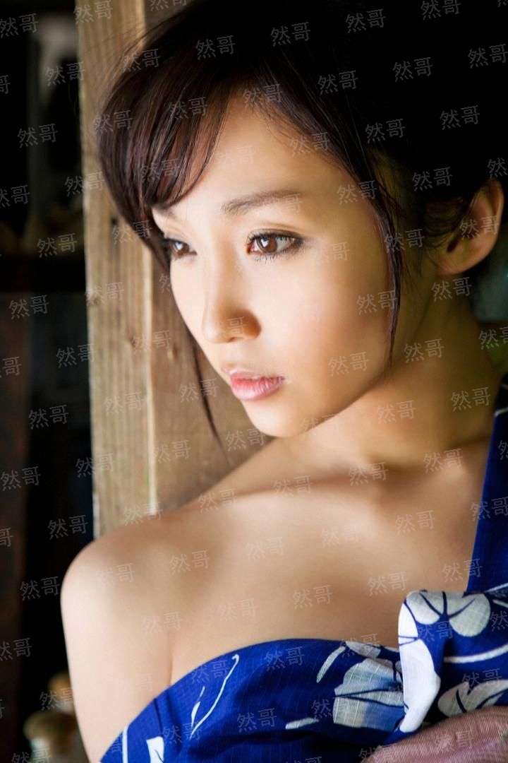 身为悲剧始作俑者的最强邪恶BOSS女王为民竭心尽力