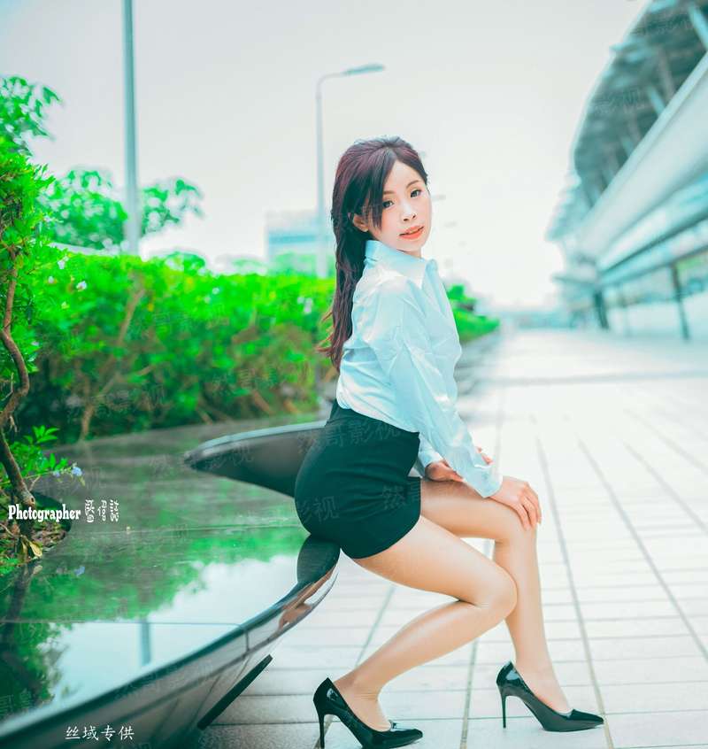 穿成总裁的秘密情人