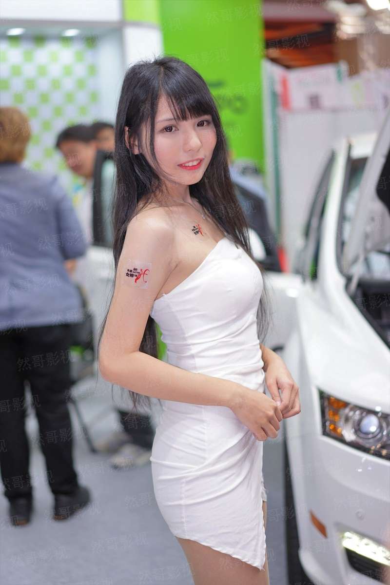 恶魔宠上瘾：校草，别过来！