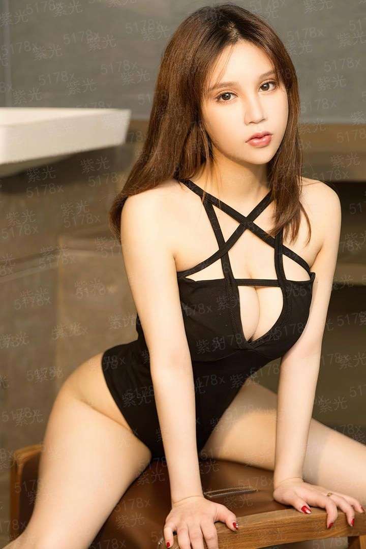 首富的炮灰怀孕男妻[娱乐圈]