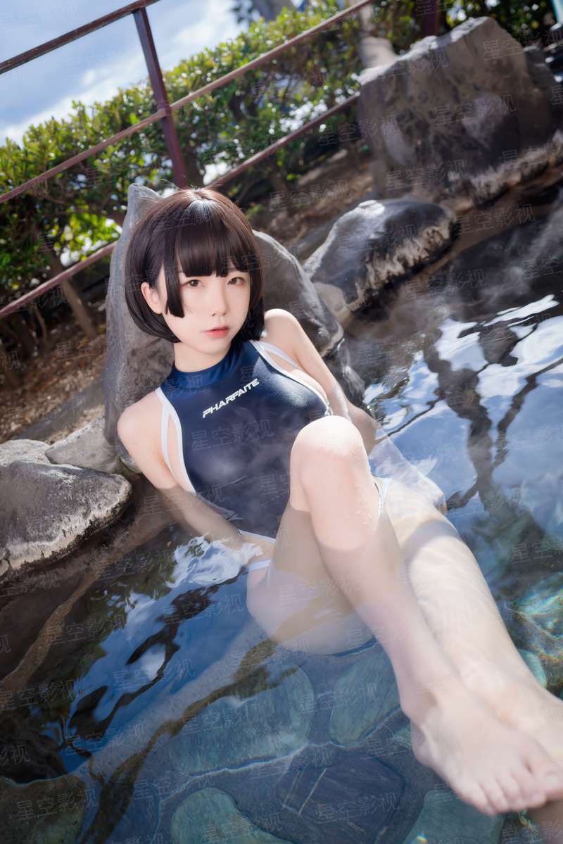 混在美女房中的妖孽相师