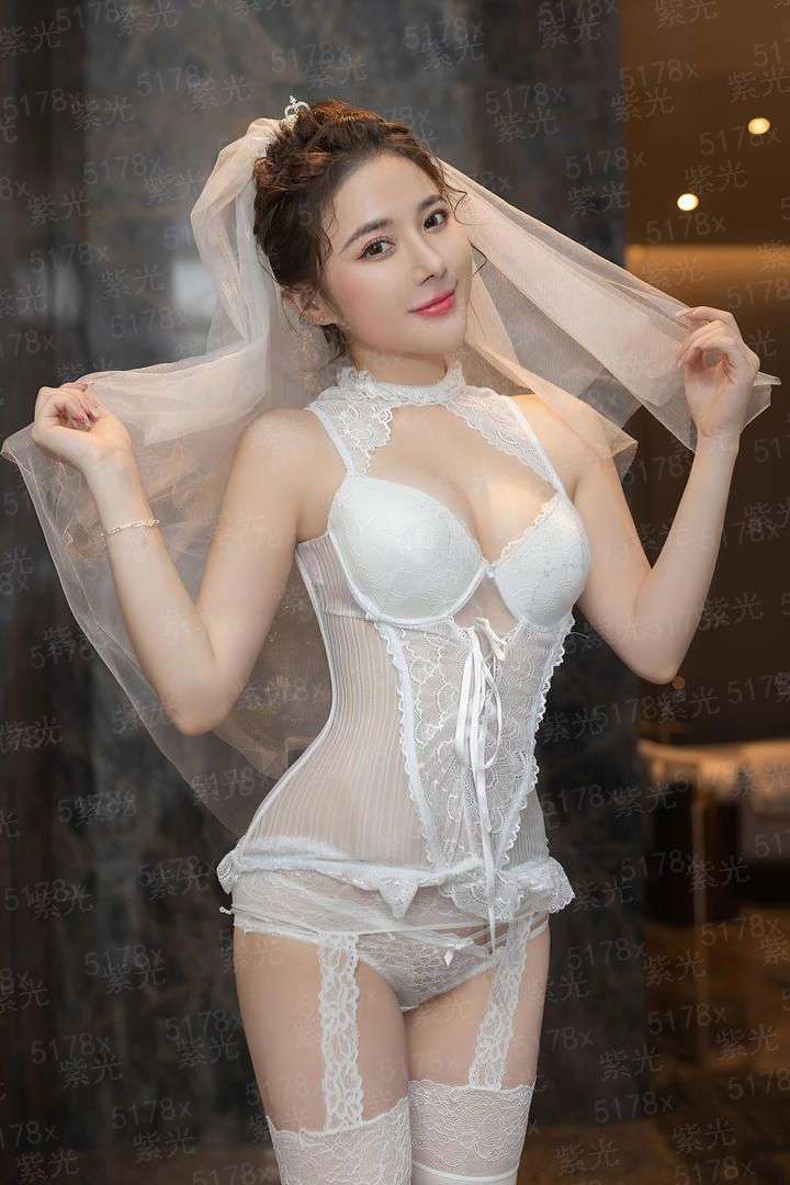 帅哥馥倾城