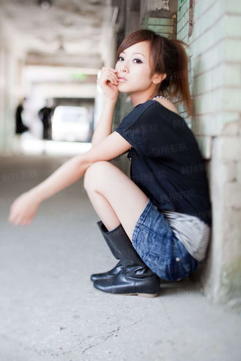 萌宝报道：爹地，来看招！