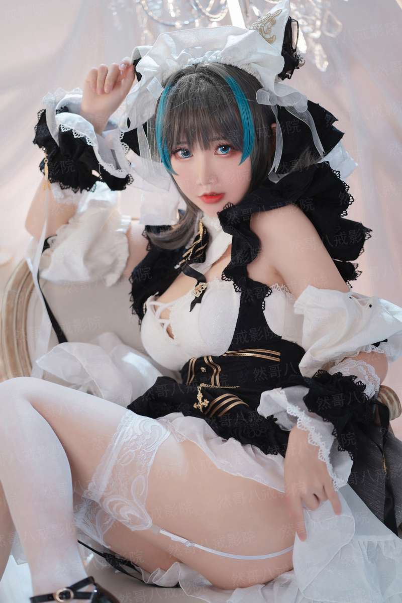 屋中美人